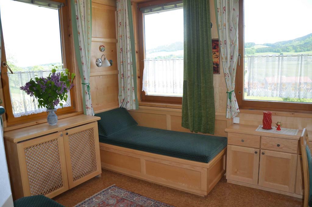 Ferienhaus Mitterbauer Oberhofen am Irrsee Стая снимка