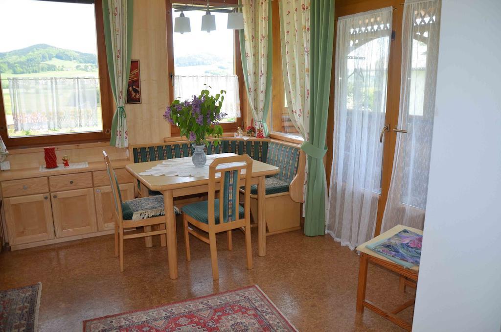 Ferienhaus Mitterbauer Oberhofen am Irrsee Стая снимка